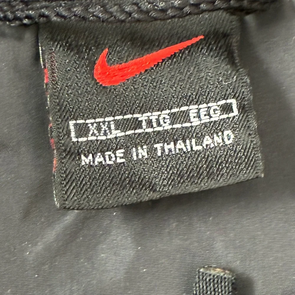 Nike Men's Black Windbreaker‎ Jacket with White Stripes